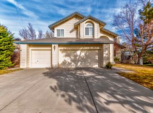 2435 Solitude Dr, Reno, NV 89511
