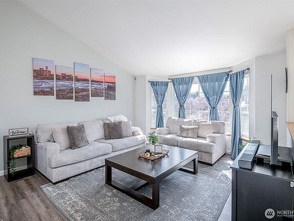 5th image of 7925 193rd Street Ct E