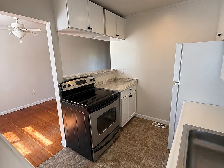 504 Barth Ave #504 — Photo 10