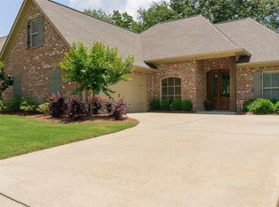 213 Rue Beau Chene, Ridgeland, MS 39157