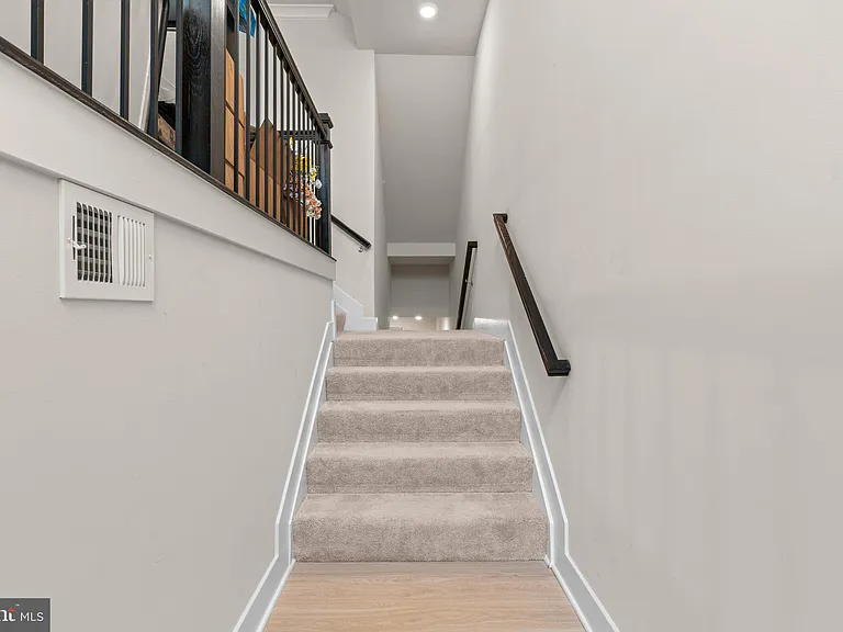 7638 Quartzite Ln — Photo 2