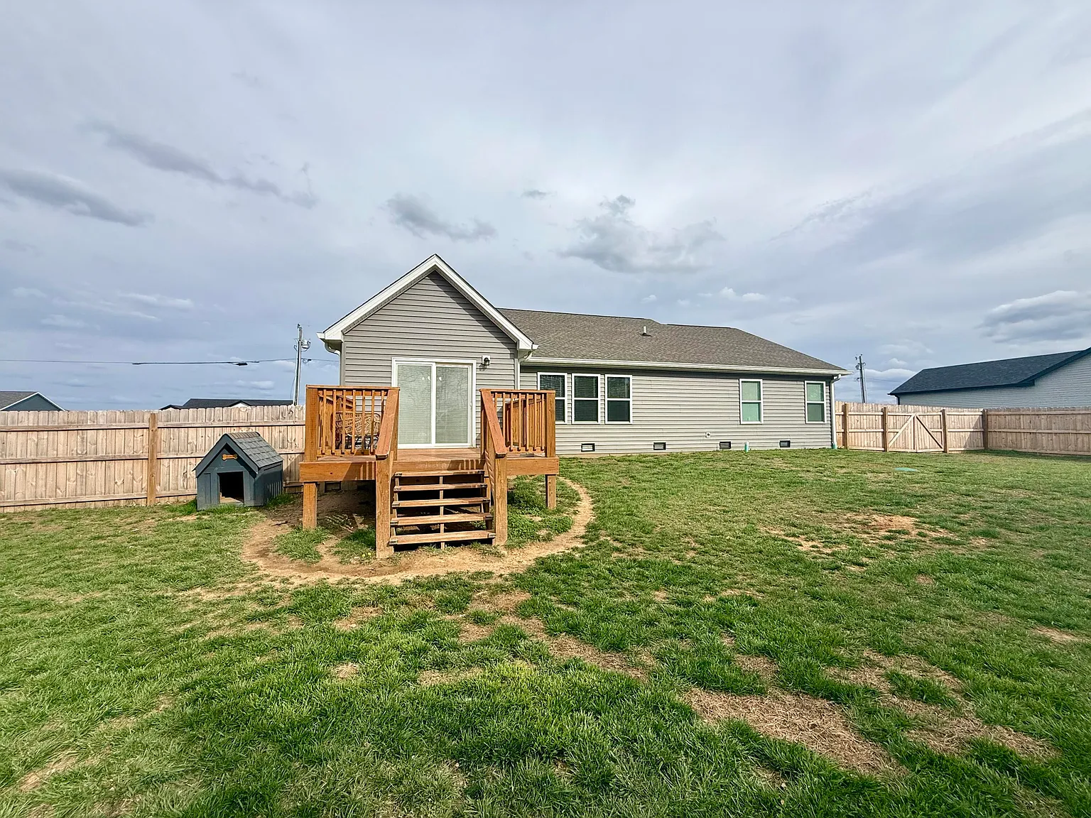 174 Lone Oak Dr photo 1