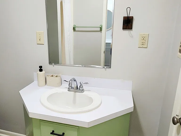 433 Bagdad Rd — Photo 8