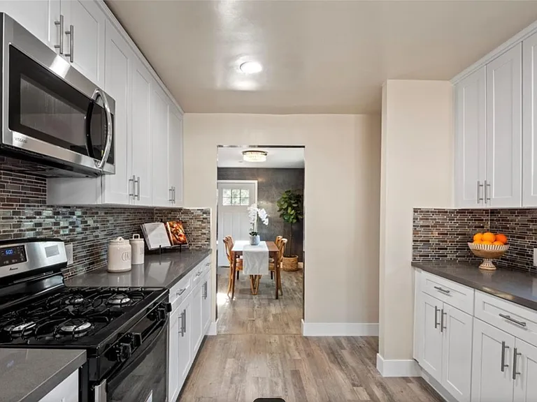 13573 Eldridge Ave — Photo 9