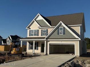 605 Larkspur Ln, Hubert, NC 28539