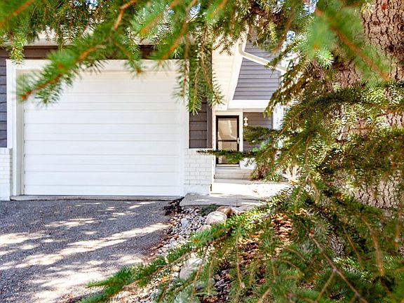 3rd image of 28 W Midpark Gdns SE