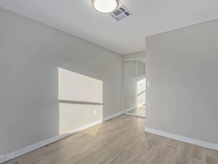 1123 N Frances St — Photo 16