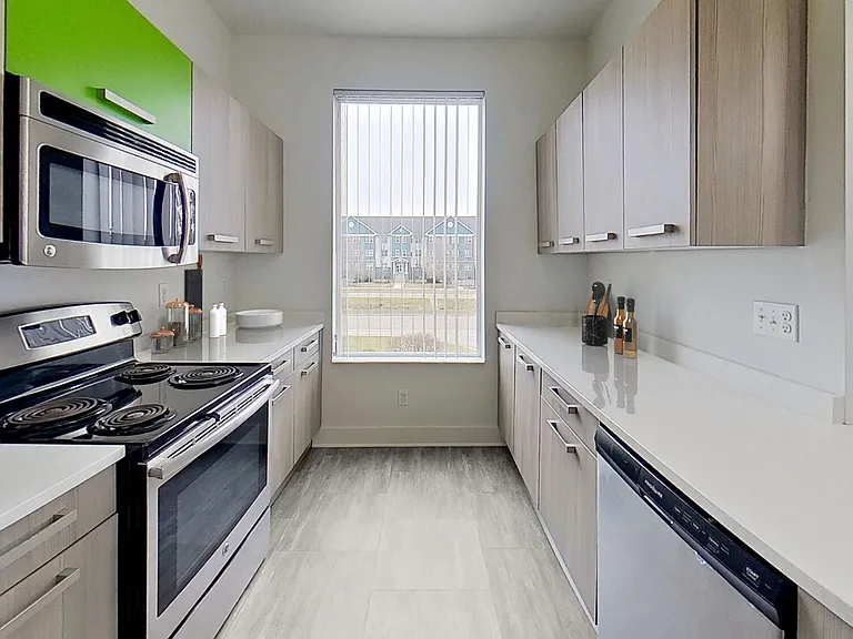 Midtown Apartments — Photo 12