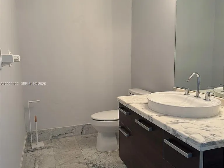 253 NE 2nd St #621 — Photo 14