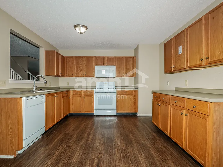 13912 Meadow Lake Dr — Photo 7