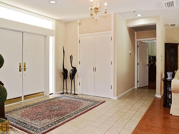 3rd image of 4611 W San Miguel St