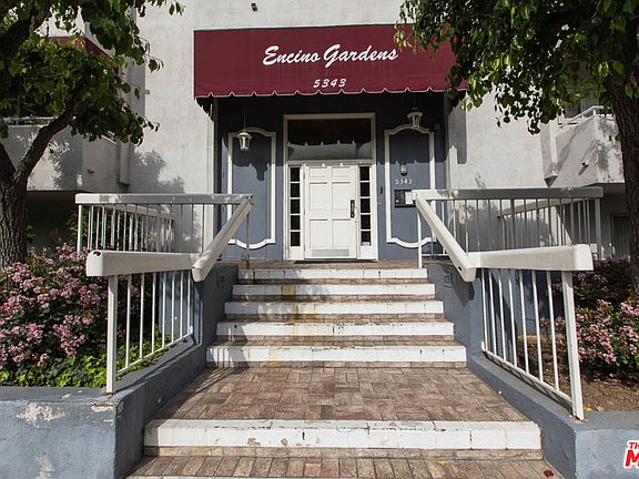 3rd image of 5343 Yarmouth Ave Unit 301