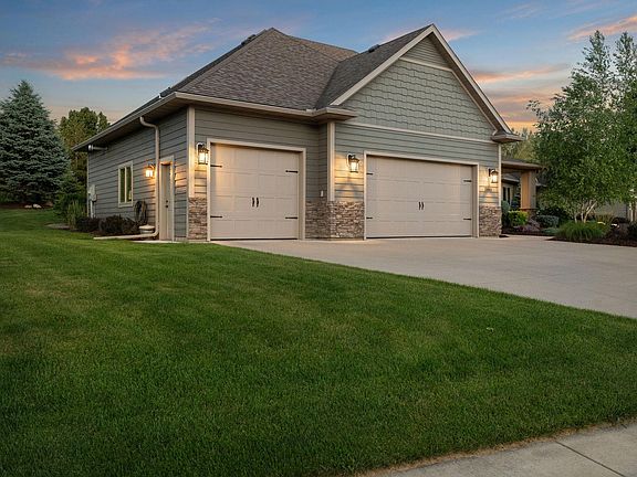 5th image of 2865 Northridge Ln NE