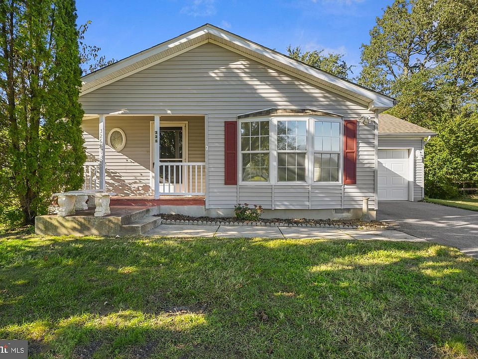 1st image of 326 Persimmon Cir W