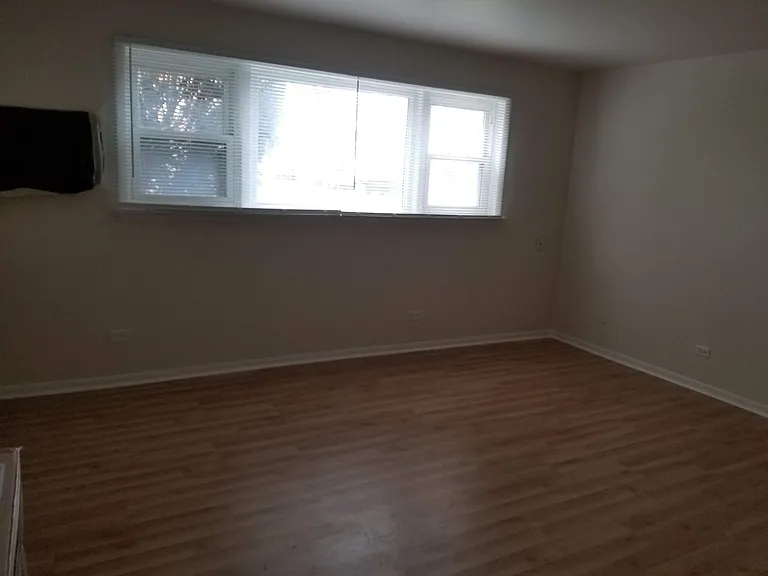 7 N Main St #4 — Photo 8