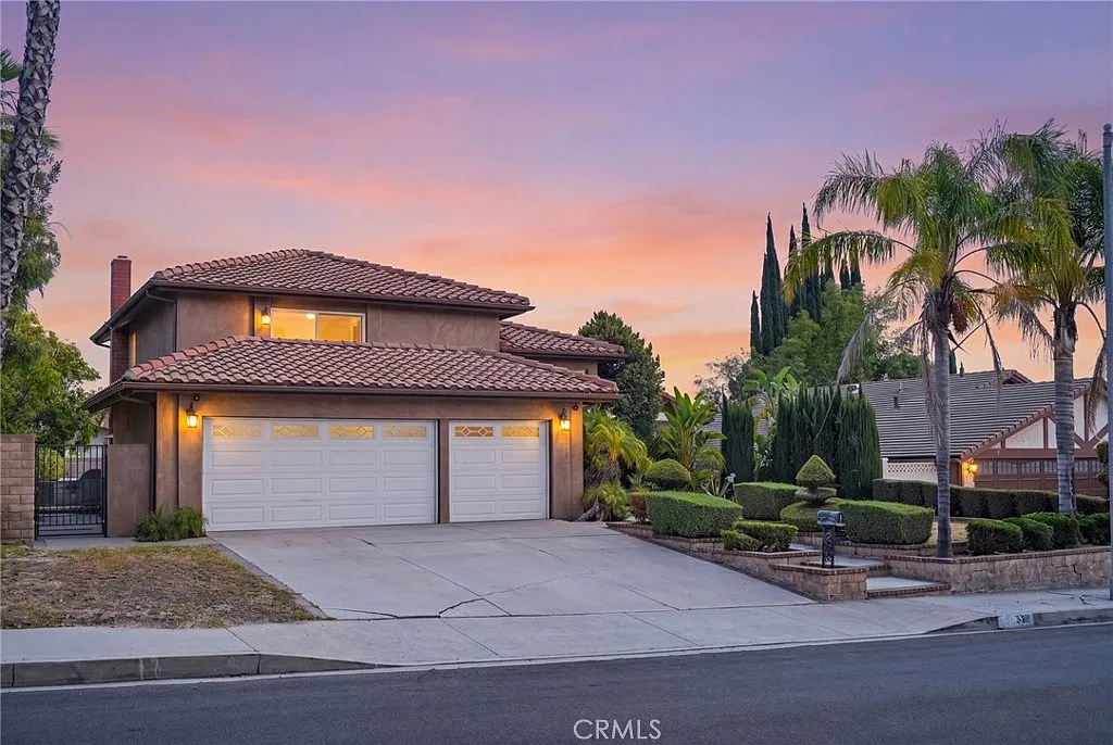 4 bed, 2228 sqft, $6,000 — Photo 1