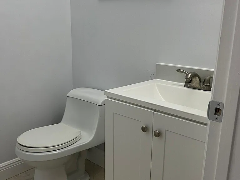 408 N Cypress Dr #6 — Photo 5