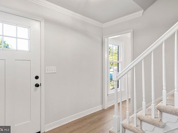 4th image of 700 Winterberry Dr