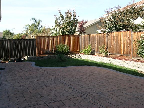 3rd image of 333 Lasata Dr
