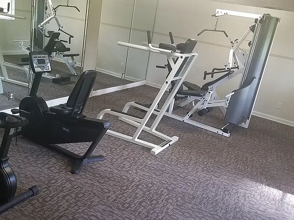 4th image of 3998 East Ave APT 21