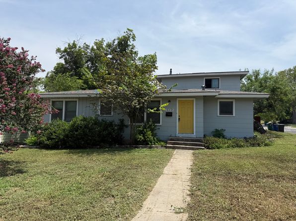 402 Blakeley Dr