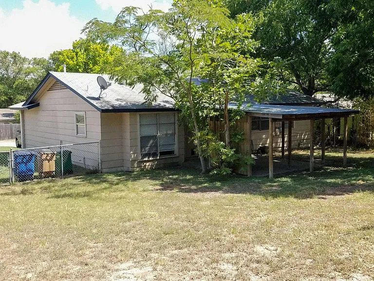 8522 Bradford Dr — Photo 16