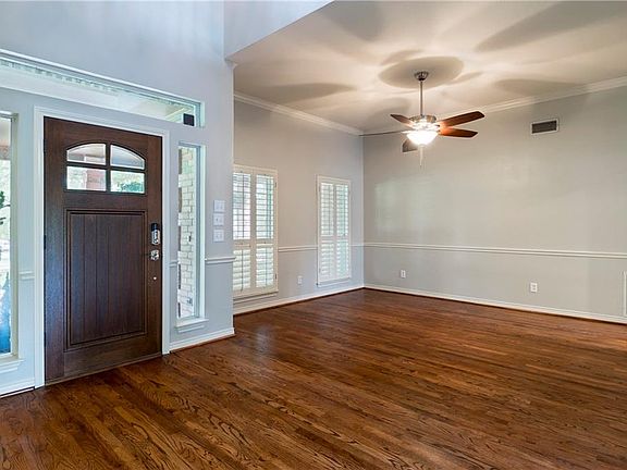 4th image of 212 Covey Ln