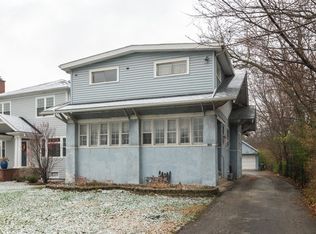 128 N Delaplaine Rd, Riverside, IL 60546