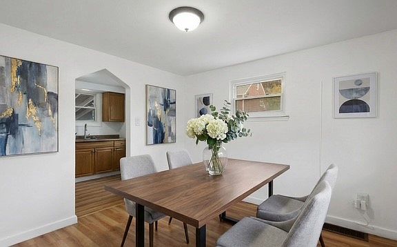 4th image of 3613 Kaufmann Ave