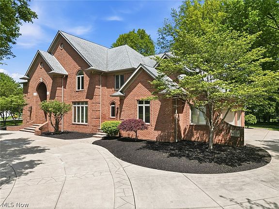 3rd image of 822 Park Harbour Dr