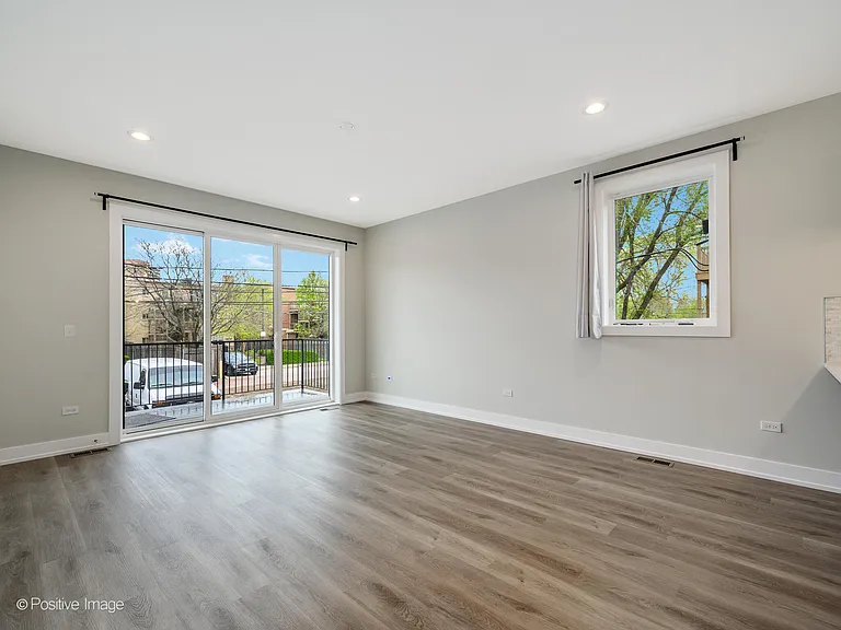 3944 S Indiana Ave #1R — Photo 6