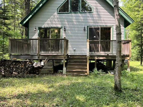 704 Sawyers Mills Road, Starks, ME 04911