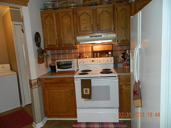 4th image of 48 Arielle Dr