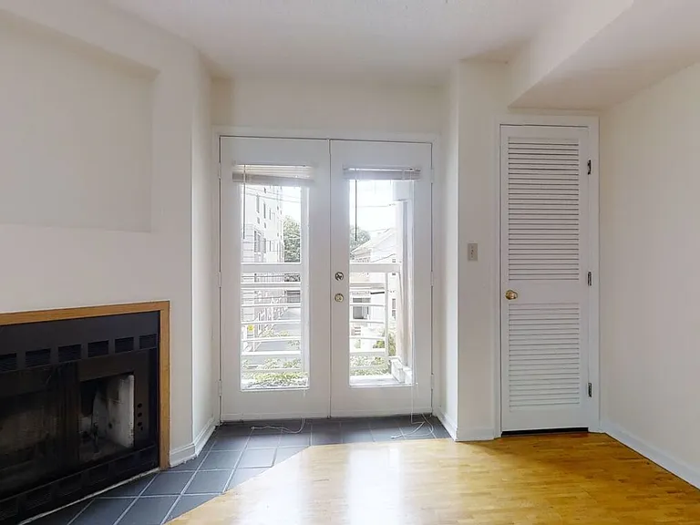 347 Franklin St #401 — Photo 6