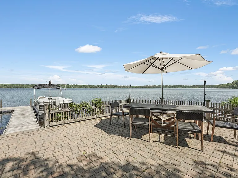 49 Beach Rd — Photo 44