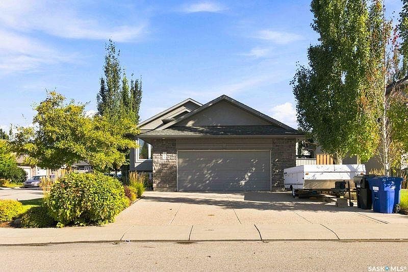 1st image of 755 Sutter CRESCENT