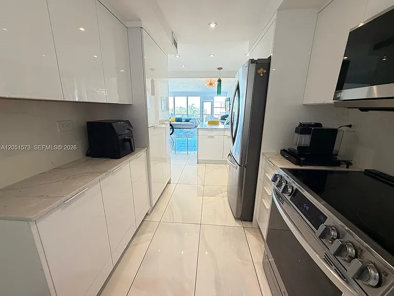 3111 N Ocean Dr #401 — Photo 8