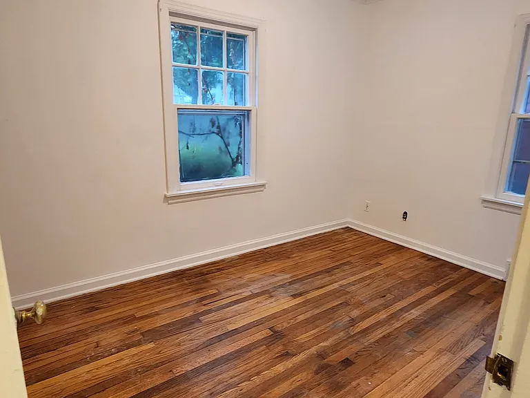 714 Albert Ave — Photo 6