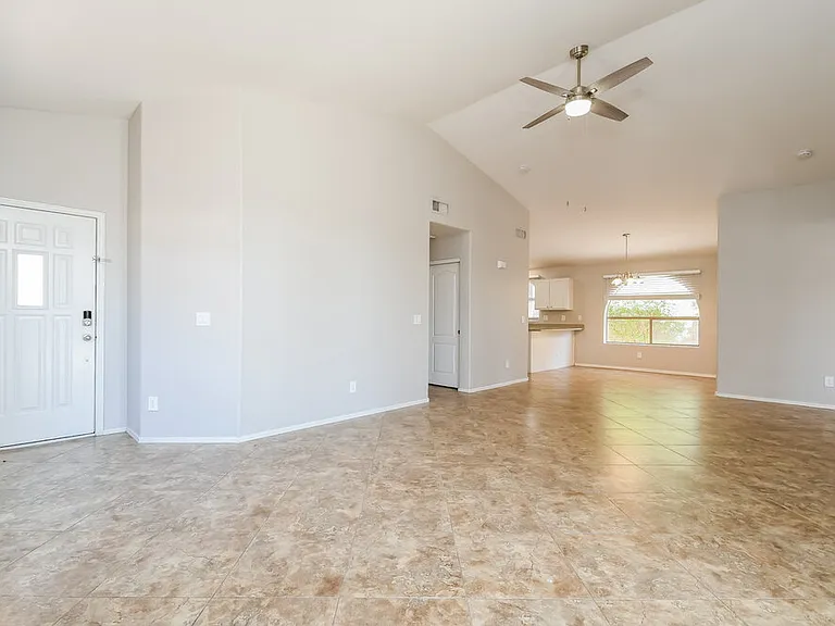 1058 S Sierra St — Photo 6