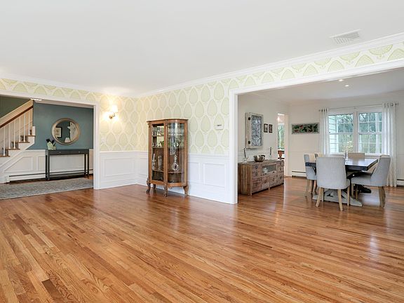 5th image of 43 Bartling Dr