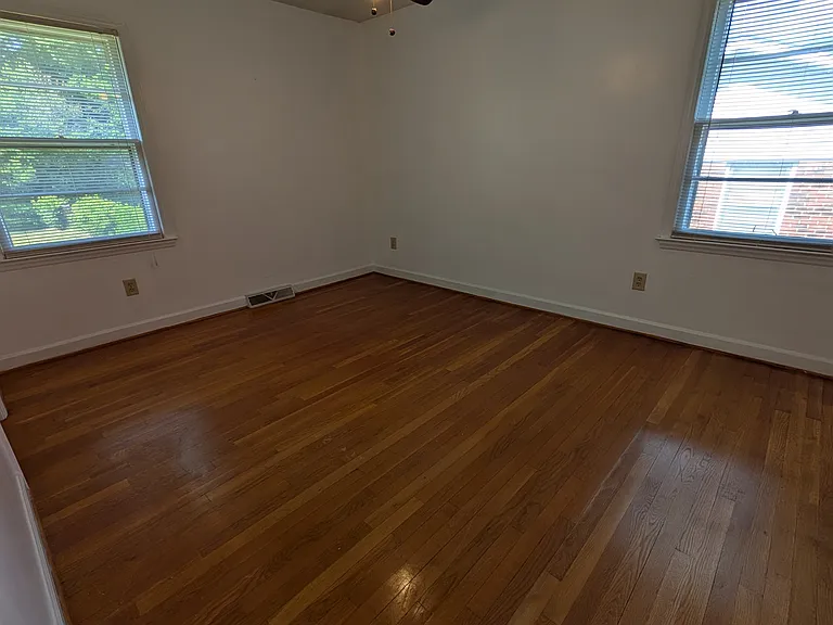 534 Westside Ter — Photo 16