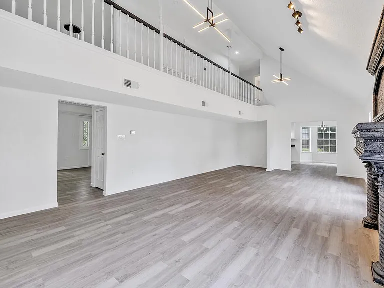 4409 Hillbrook Dr — Photo 19
