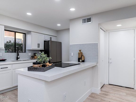 5th image of 3441 N 31ST Street #116