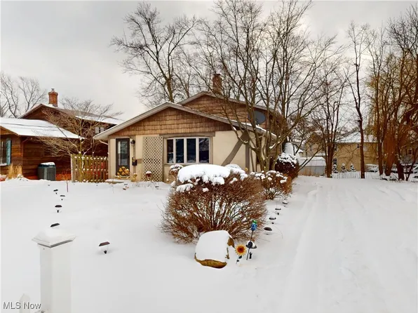 5454 Coronada Dr, Mentor On The Lake, OH 44060