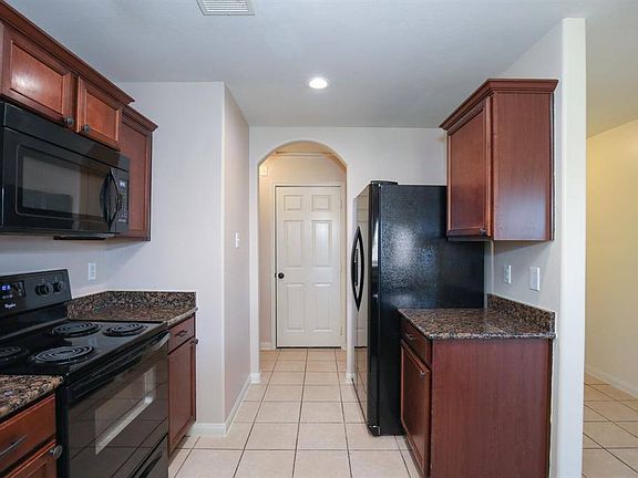 3rd image of 6710 Plum Springs Ln