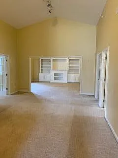 3 bed, 2.0 bath, 1980 sqft, $1,695 — Photo 4