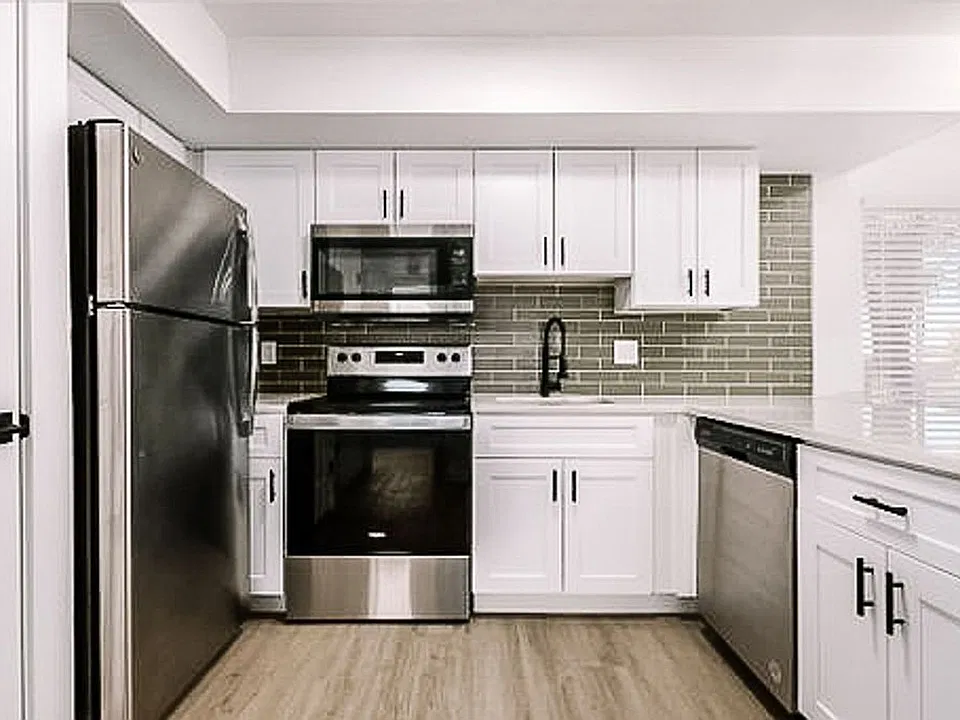 Newly Renovated 1 & 2 Bedroom homes with Modern Finishes
