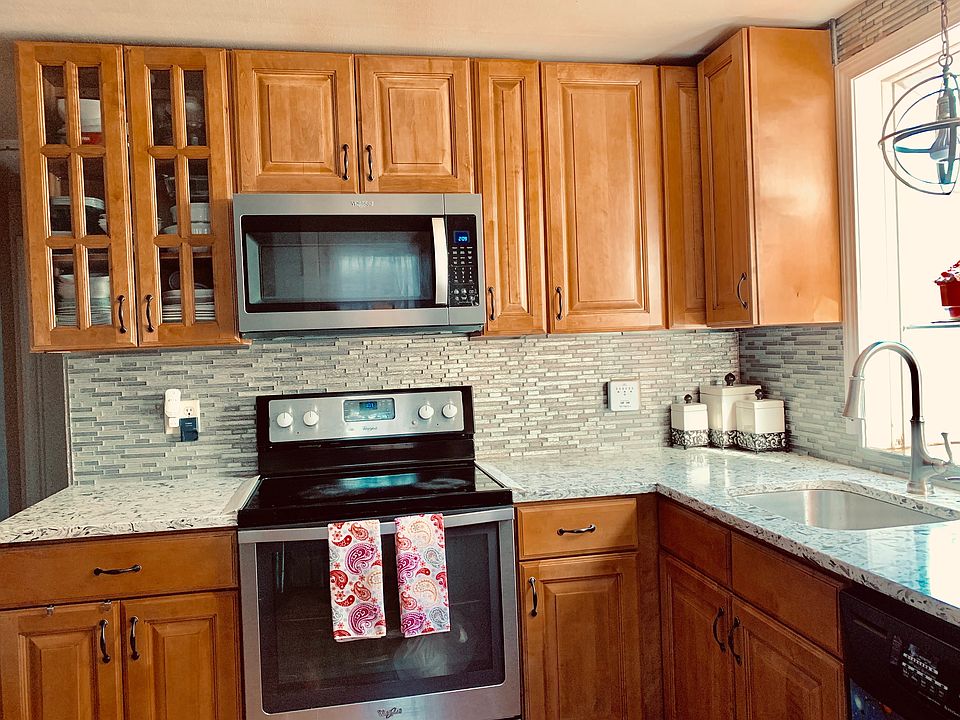 2nd image of 73 Macarthur Dr