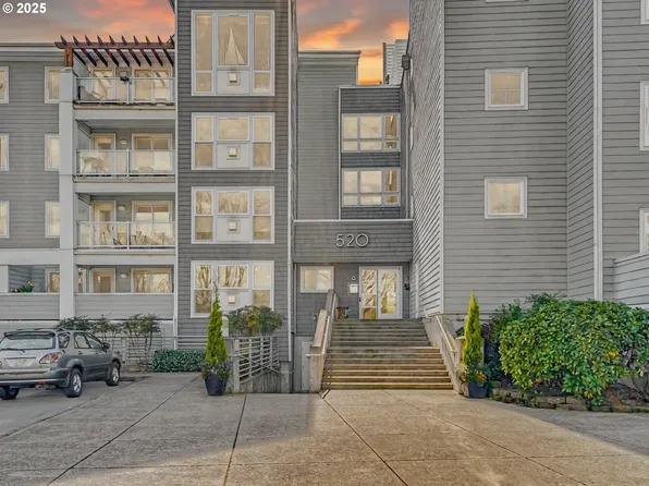 520 SE Columbia River Dr APT 120, Vancouver, WA 98661