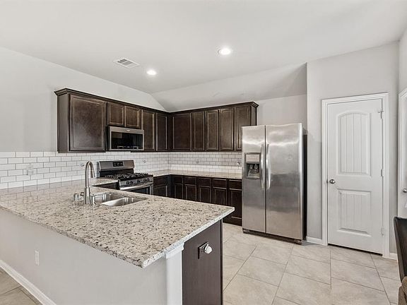 5th image of 3030 Darlington Court